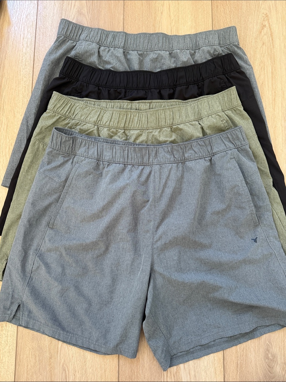 Old Navy Women's Athletic Shorts Pack — Gray, Black, Olive Size XL